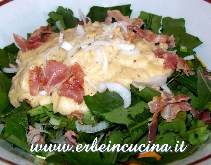 Dandelion salad with egg seasoning