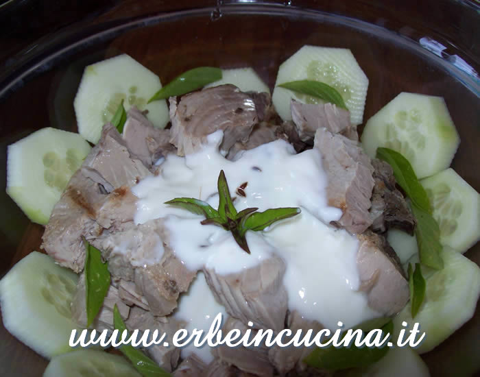 Grilled tuna salad with Thai basil