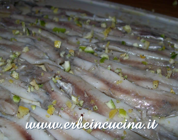 Marinated fish with lemon pepper