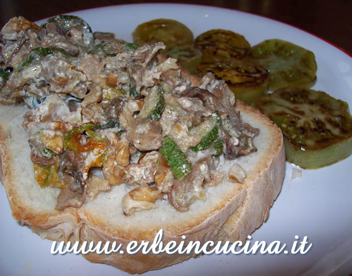 Sage and courgette bruschetta with green tomatoes