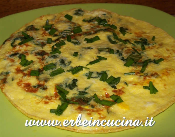 Radish leaves omelette with nira