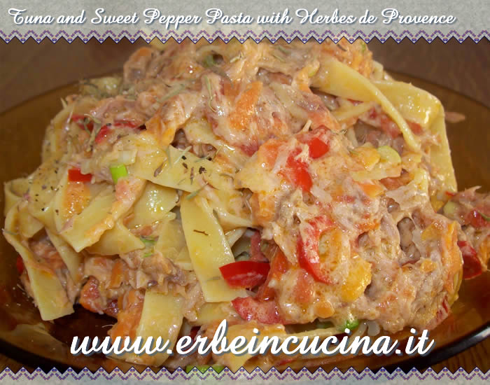 Tuna and sweet pepper pasta with herbes de Provence