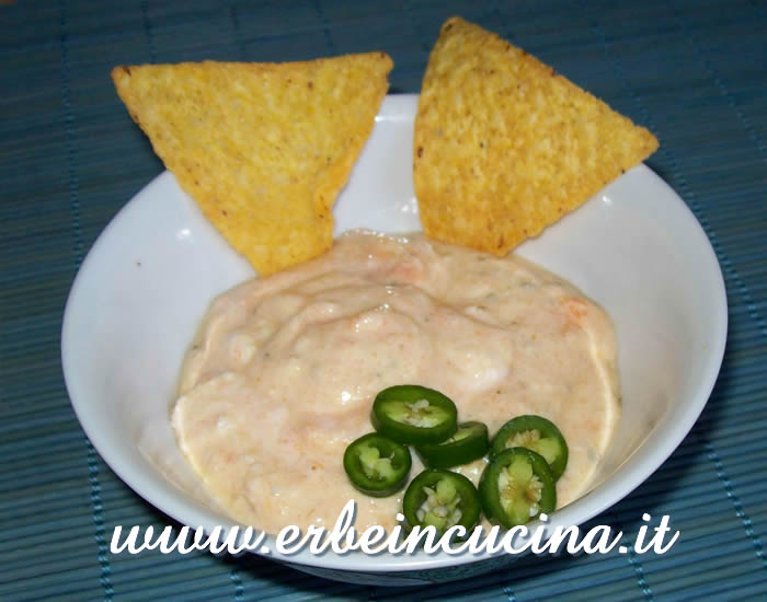 Nachos pink dip with Jalapenos