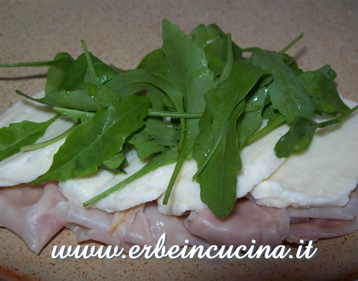 Arugula caprese salad