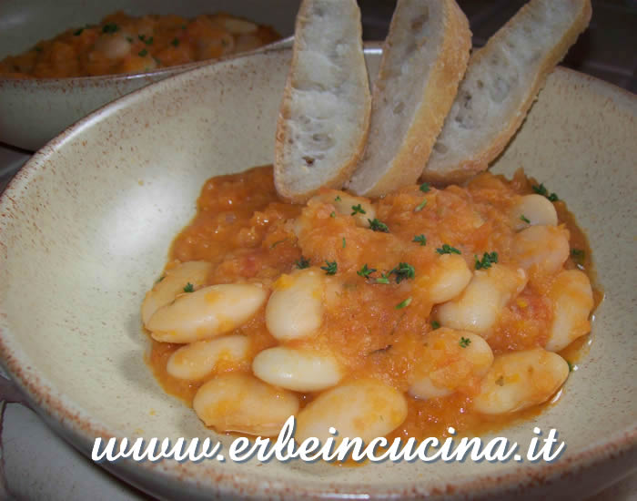 White bean soup with thyme