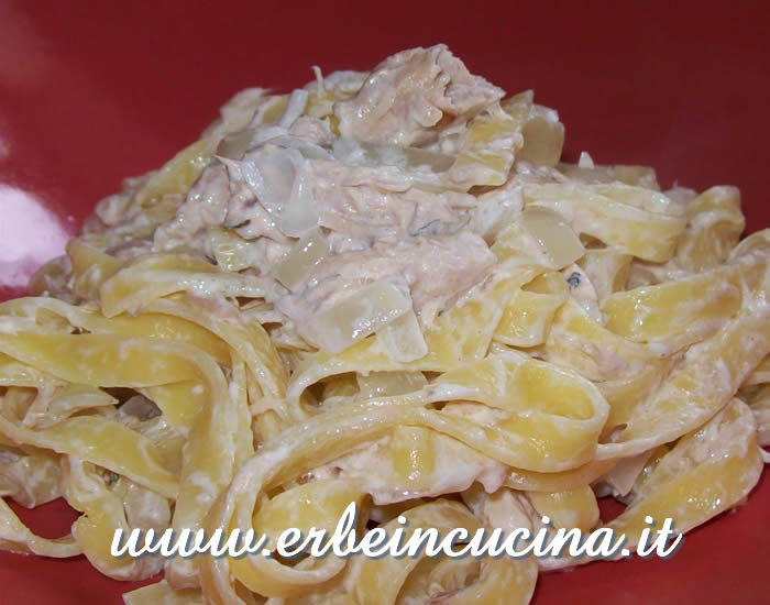 Fettuccine al tonno e timo