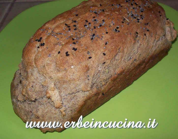 Pane di miglio ai semi di spezie