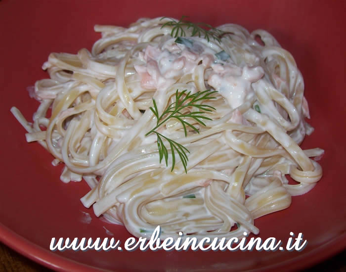 Salmon pasta with dill