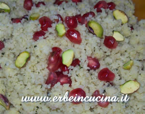 Insalata di couscous con melograno e pistacchi