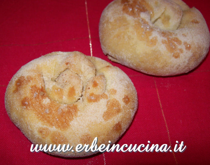 Cinnamon pastries with tahini