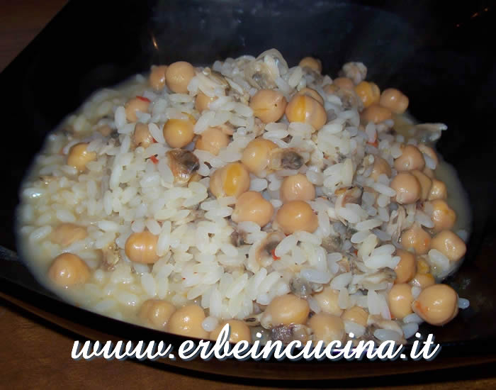 Risotto piccante con ceci e vongole