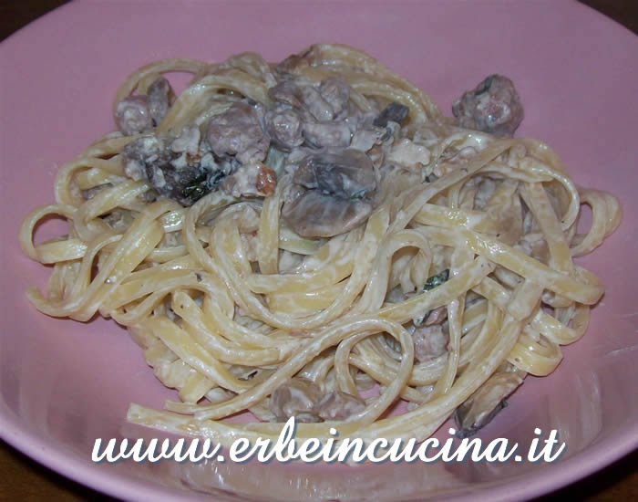 Pasta ai funghi e dragoncello