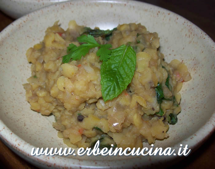 Toor dal alla menta e coriandolo