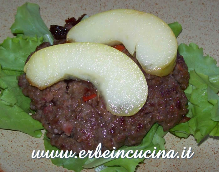 Sweet and sour burger with anise
