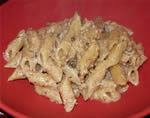 Pasta con gorgonzola e noci alla maggiorana