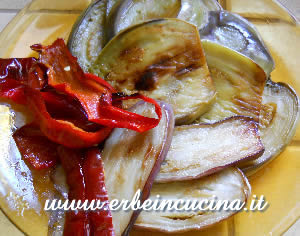 Fried aubergines and Senise pepper