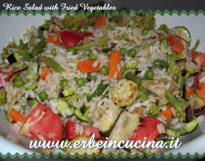 Rice salad with fried vegetables