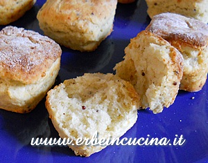 Biscotti salati aromatici alla senape