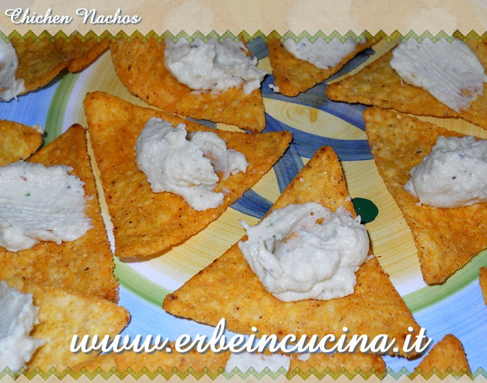 Aromatic chicken nachos