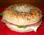 Bagel al salmone e acetosa