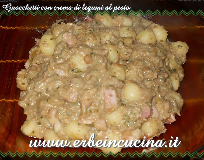 Gnocchetti con crema di legumi al pesto