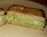 Cheese toast avocado e cumino