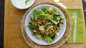 Insalata di ceci e zucchine al curry