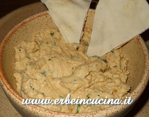 Hummus alla menta e erbe aromatiche