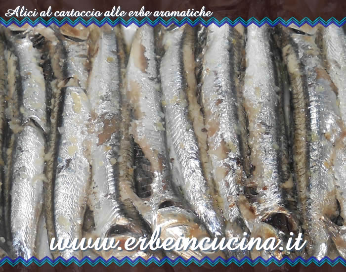 Alici al cartoccio alle erbe aromatiche