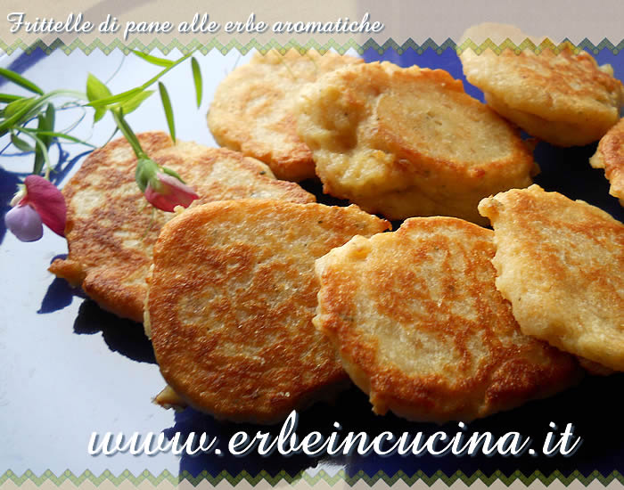 Frittelle di pane alle erbe aromatiche