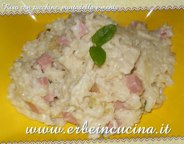 Riso con zucchine, mortadella e menta