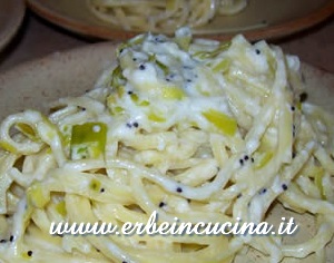 Pasta rustica con semi di papavero