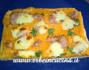 Pizza alla zucca con crescione e coriandolo